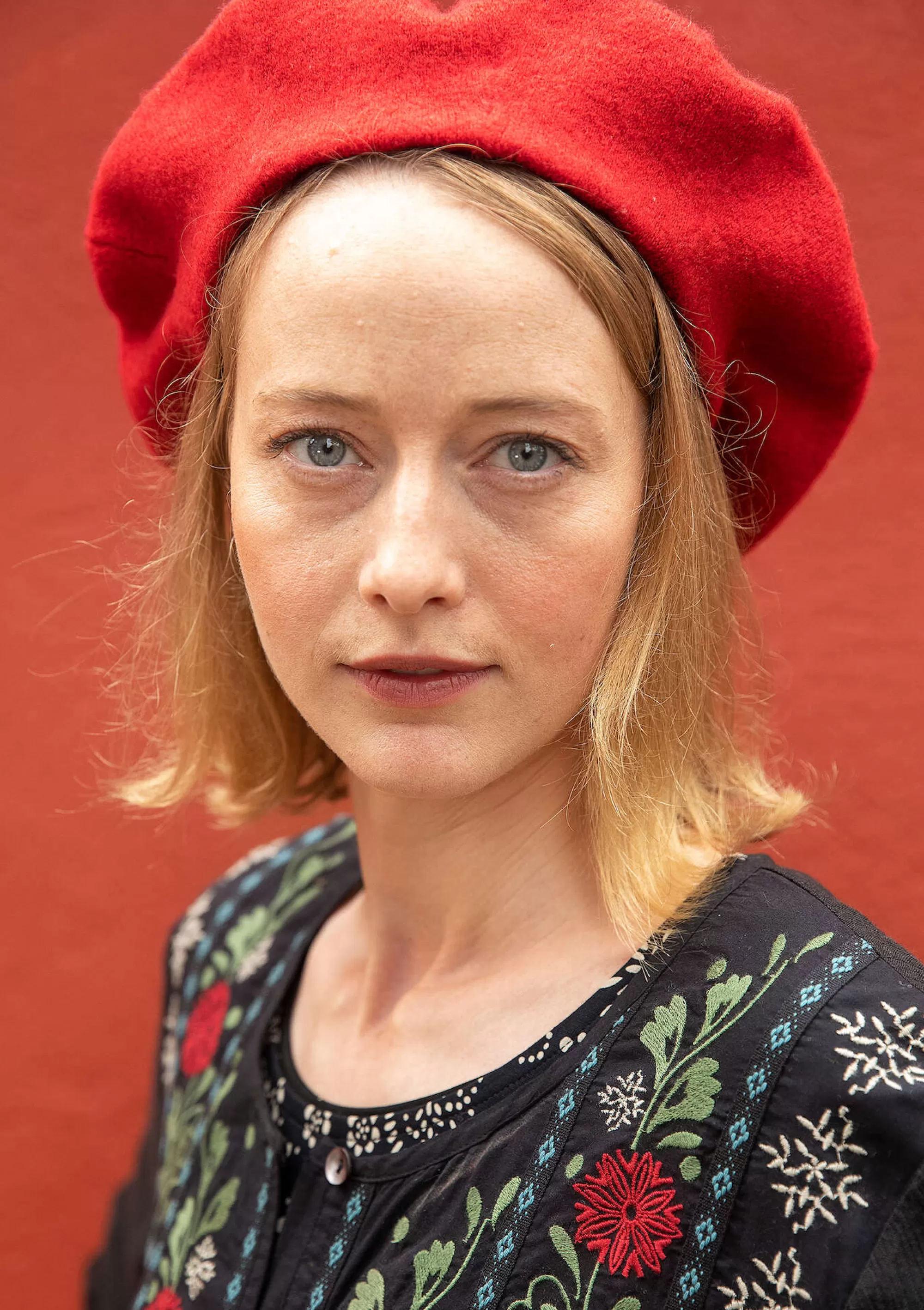 Accessoires | Skandinavische Mode^Gudrun Sjödén Gestrickte Baskenmütze Aus Gefilzter Bio-Wolle tomate