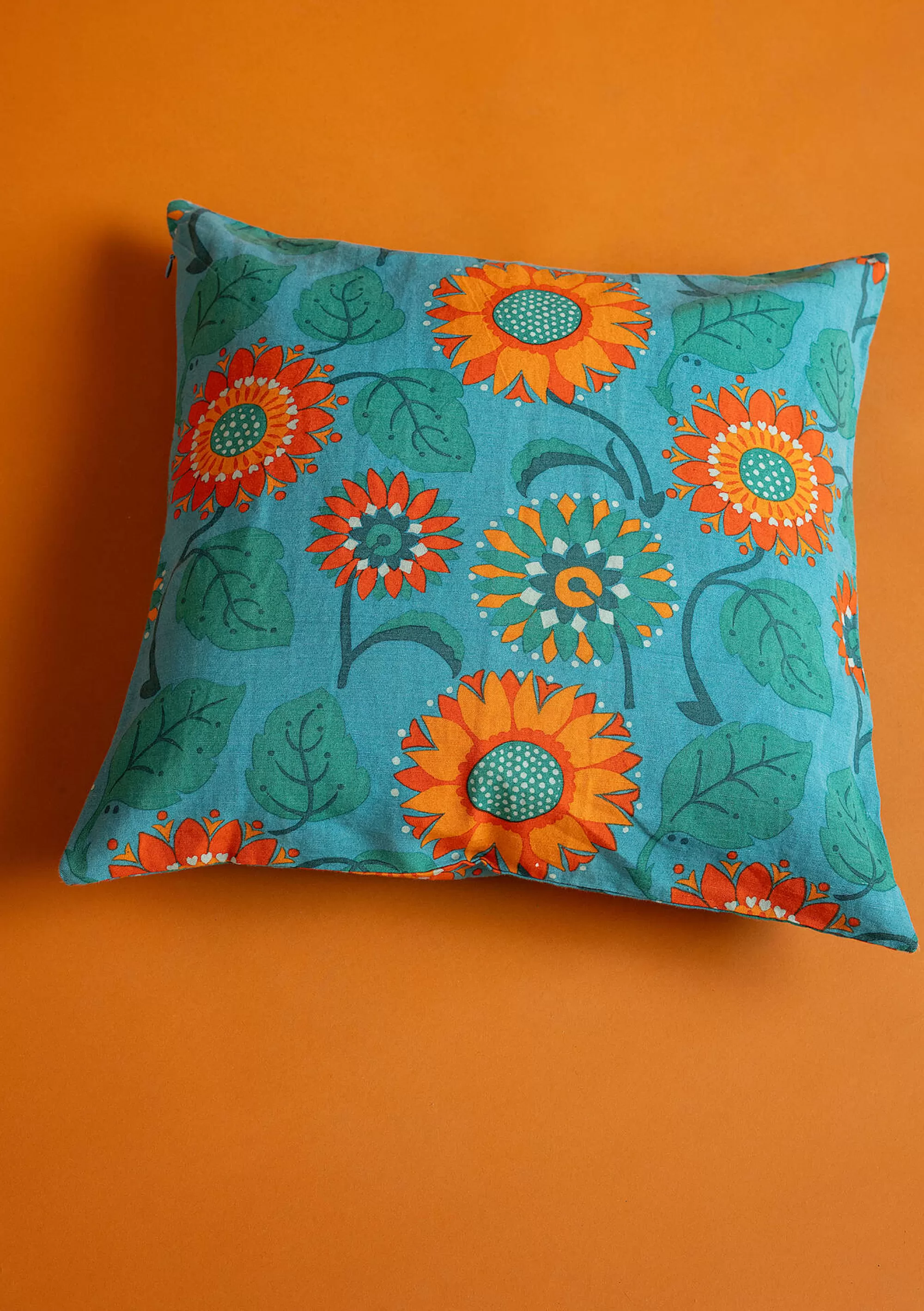 Sonnenblumen für UNHCR | Schlafzimmer Deko^Gudrun Sjödén Kissenhülle Sunflower Aus Bio-Baumwolle/Leinen türkis
