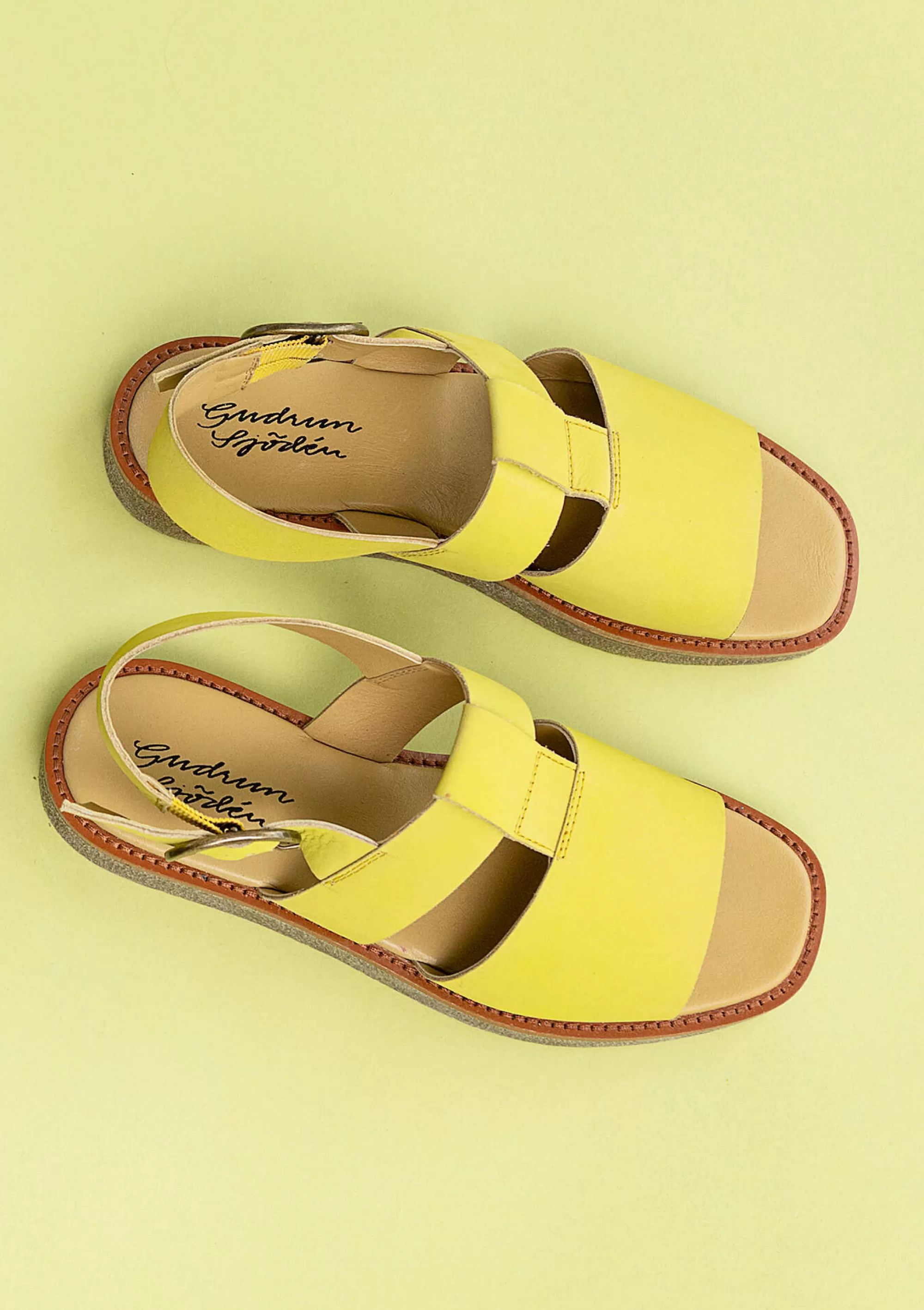 Schuhe^Gudrun Sjödén Sandalen Aus Nubukleder limettengrün