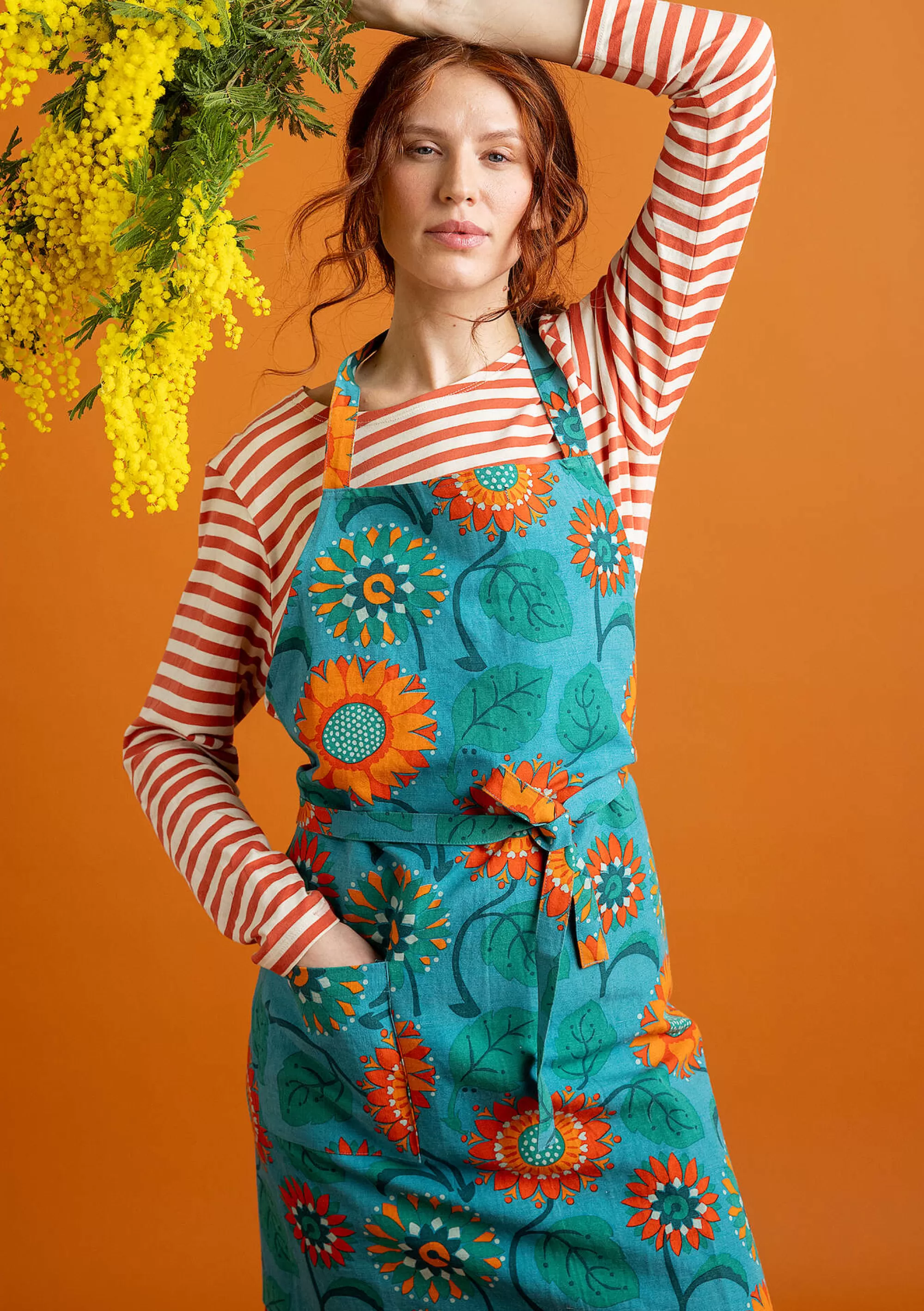 Sonnenblumen für UNHCR | Küche & Esszimmer^Gudrun Sjödén Schürze Sunflower Aus Bio-Baumwolle/Leinen türkis